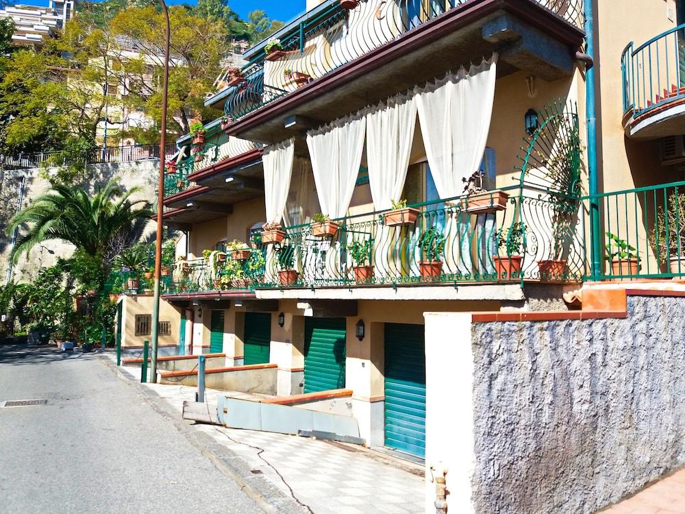 Bed And Breakfast Rosangela Taormina Exterior foto