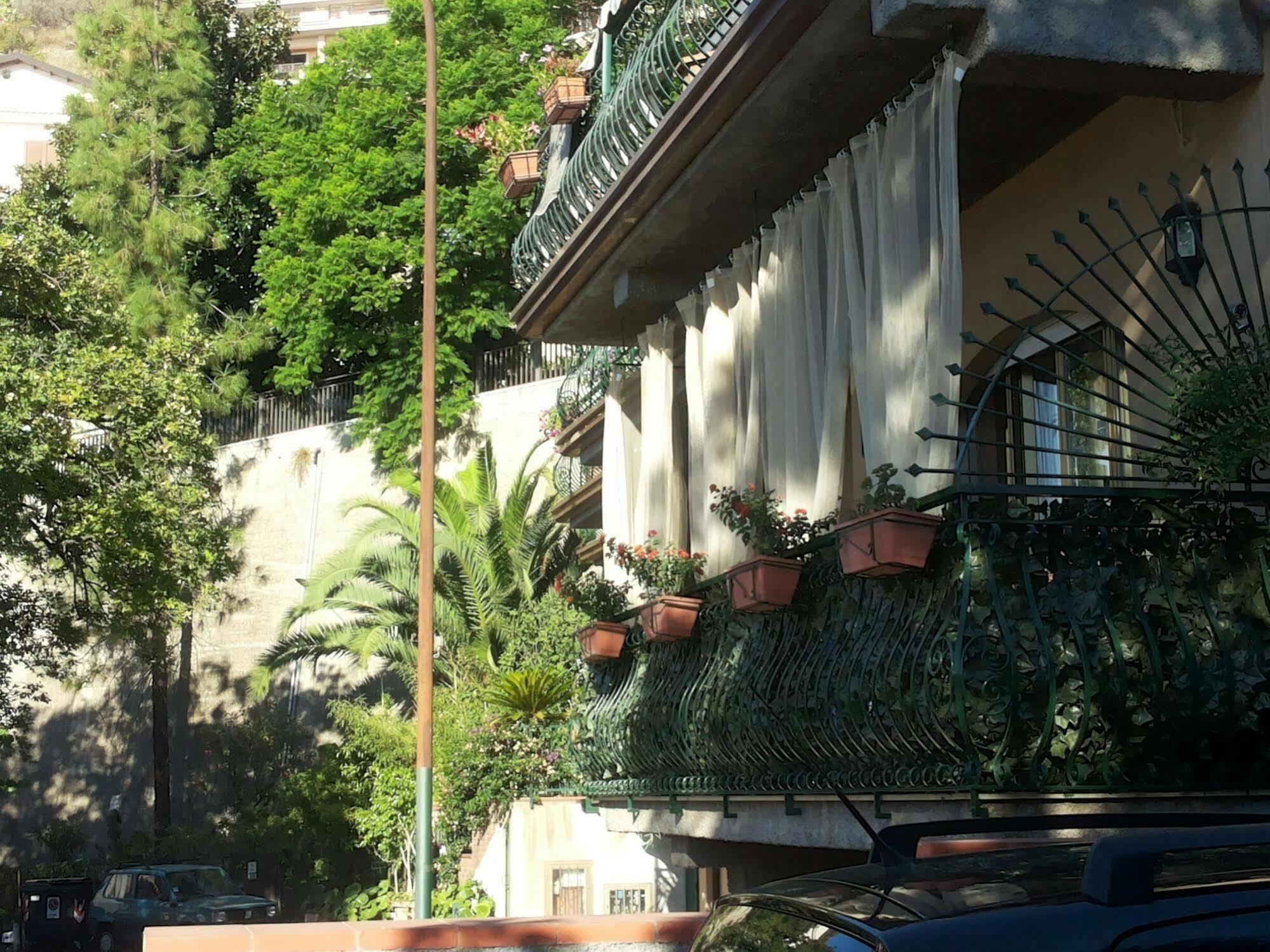 Bed And Breakfast Rosangela Taormina Exterior foto