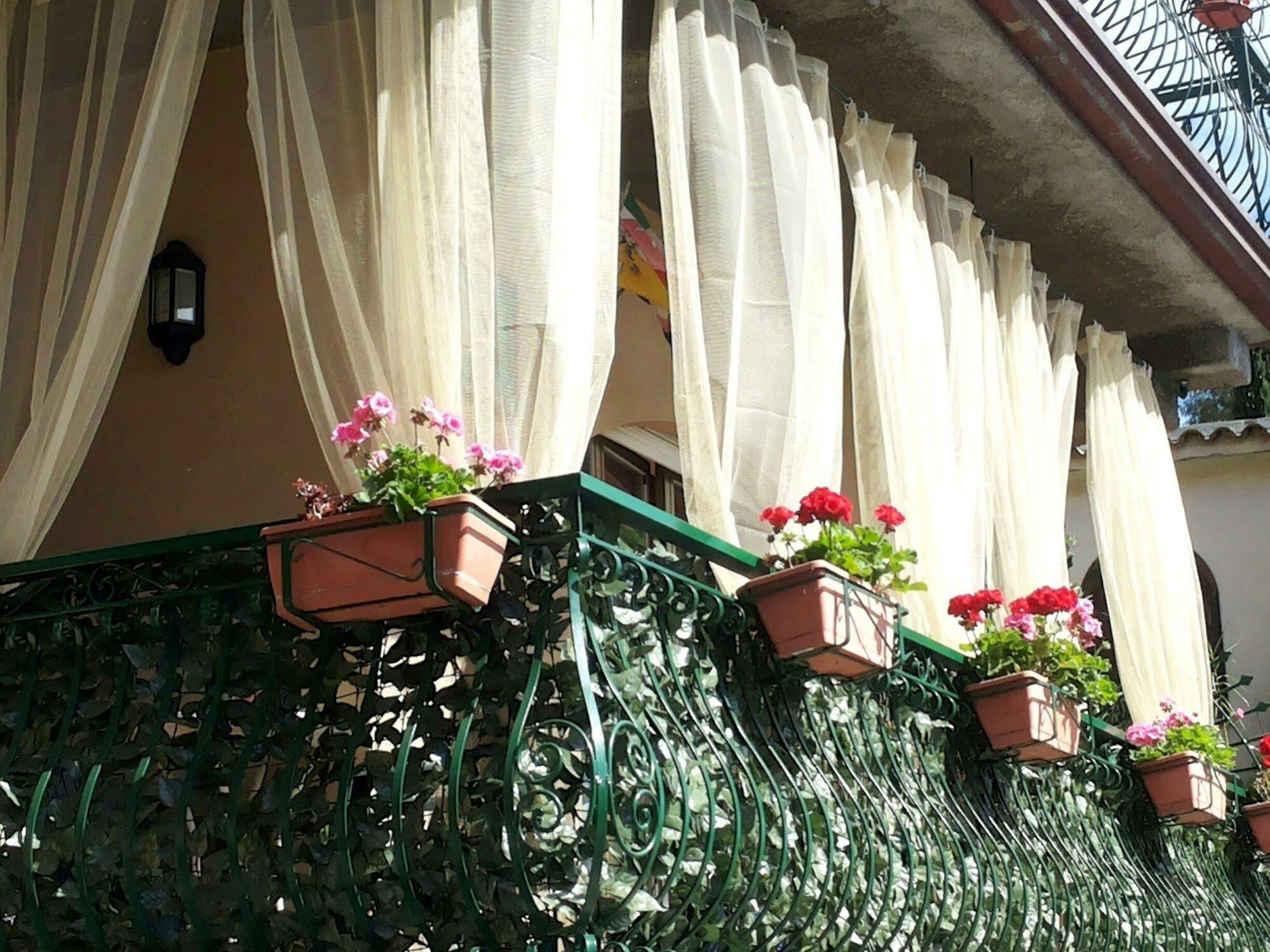 Bed And Breakfast Rosangela Taormina Exterior foto